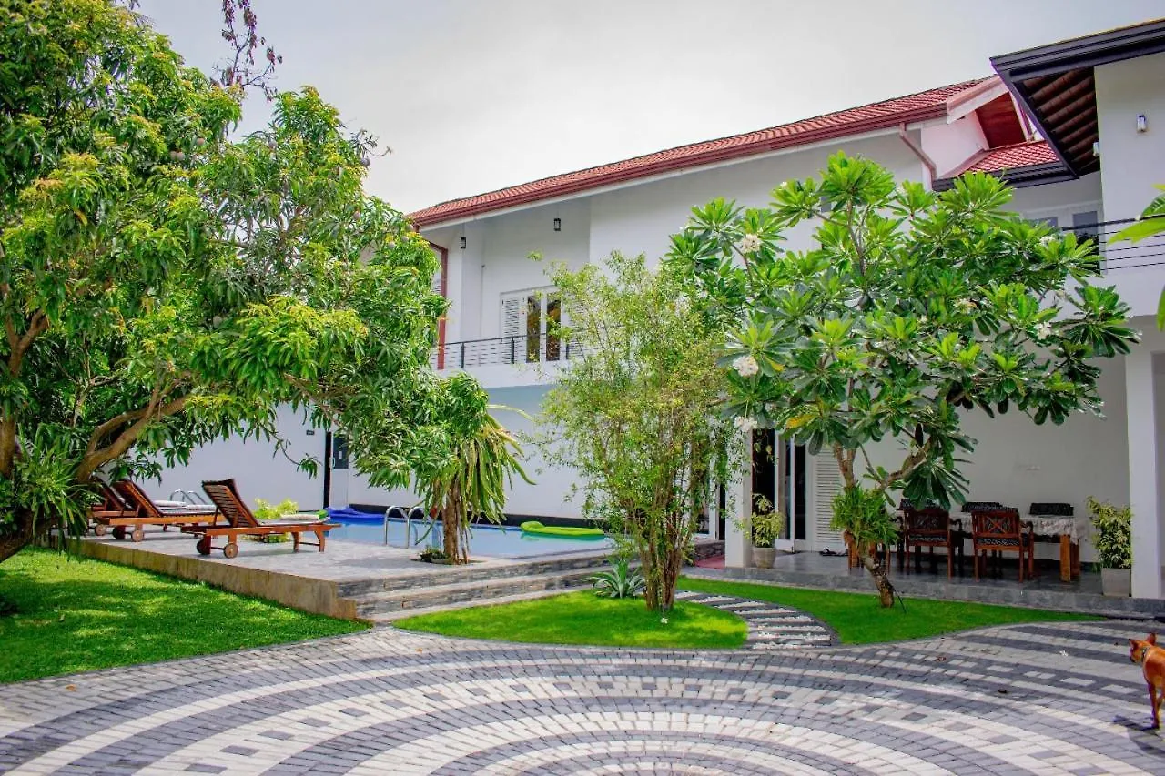 Loony Villa Negombo
